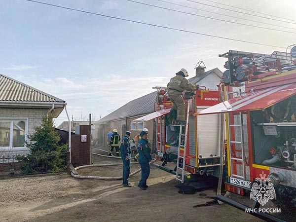 Пожарные Хакасии потушили за выходные пять пожаров