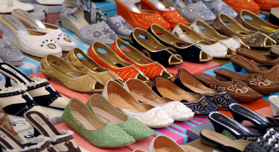 В Абакане клиенты сети обувных магазинов обвиняются в мошенничестве