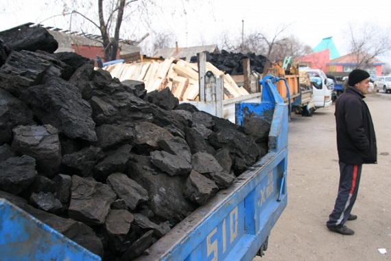 Власти Хакасии пытаются удержать прежние цены на уголь и дрова