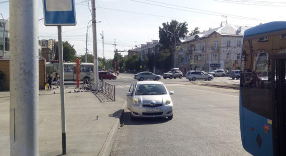 ГИБДД в Абакане раздает штрафы за парковку на автобусной остановке