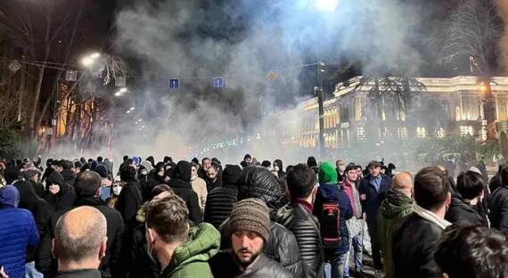 Протестующие в Тбилиси потребовали отставки правительства