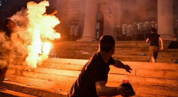 Минобороны Сербии: Беспорядки в Белграде — это попытка госпереворота