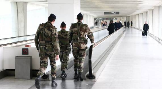 Власти Бразилии разместили в аэропортах крупные воинские соединения