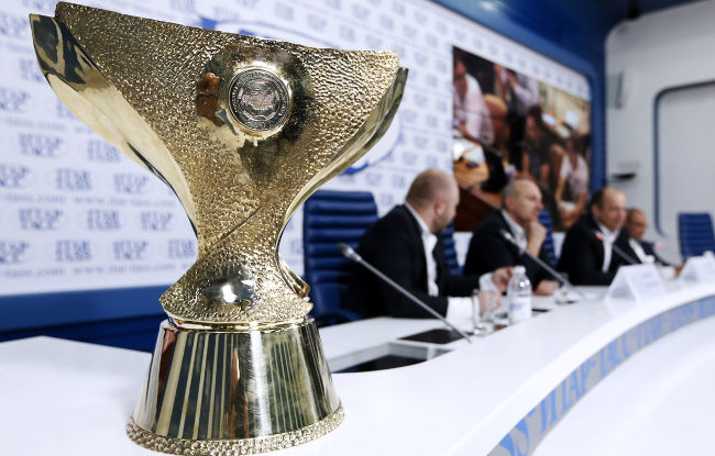 Футболисты "Зенита" в третий раз выиграли Суперкубок России