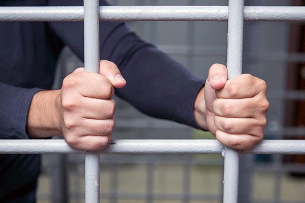 В Абакане молодой мужчина задушил собутыльника