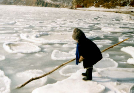 МЧС Хакасии: выходить на лед с каждым днем все опаснее