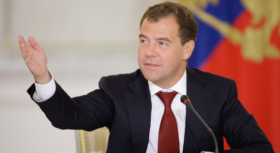Медведев поручил Минтруду подумать над идеей о четырехдневной рабочей неделе