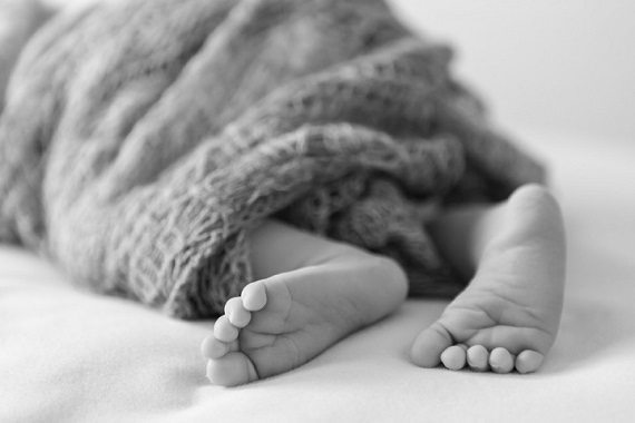 В Абакане у мусорных баков нашли выброшенного младенца: ребенок скончался в больнице