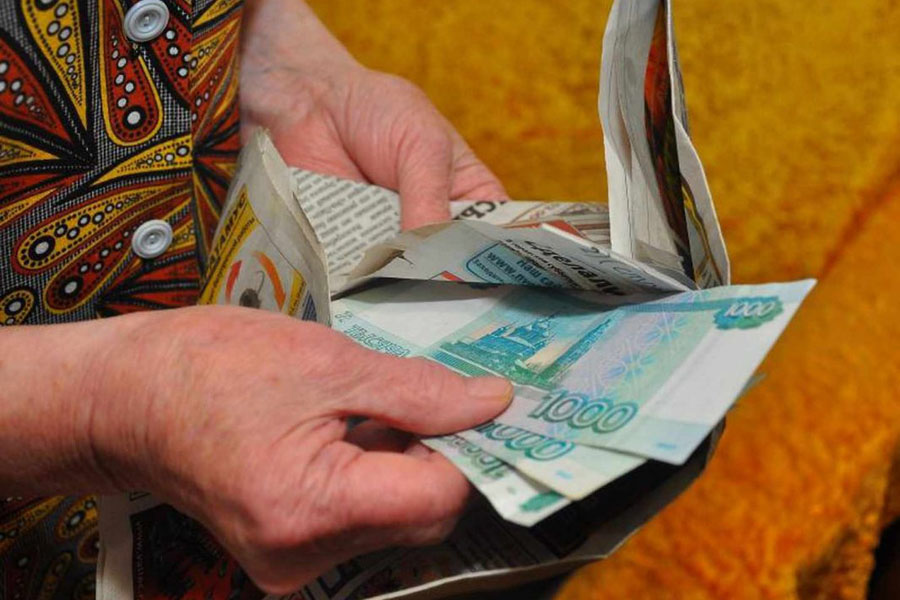 В Сорске у пенсионерки украли деньги