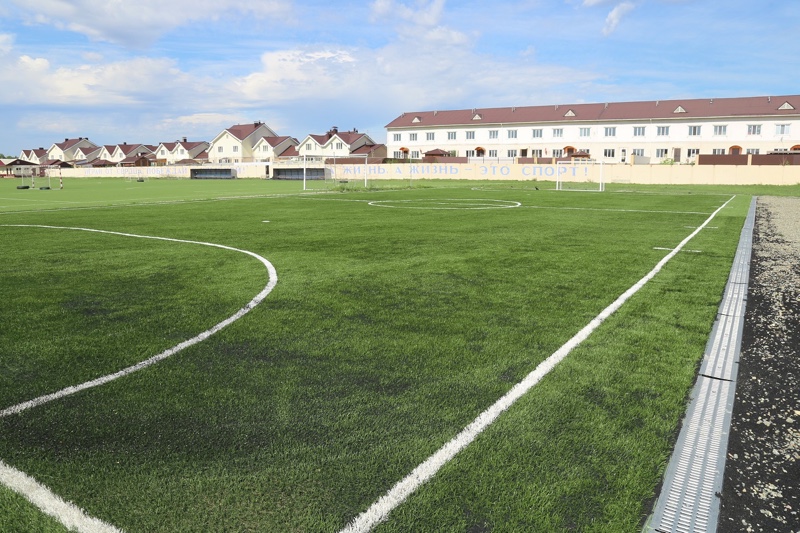 В Черногорске в рамках нацпроекта построено футбольное поле