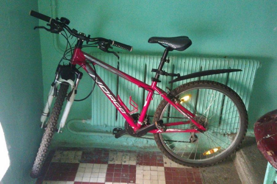 В Хакасии велосипед украли вместе с замком