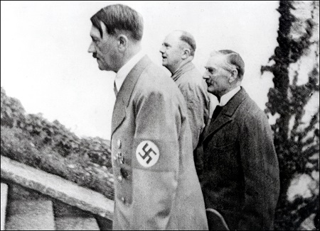 ЦРУ рассекретило документ, подвергающий сомнению самоубийство Гитлера