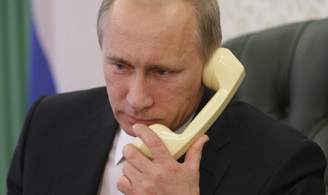 Перевод на высшем уровне: чьим голосом общается Путин?