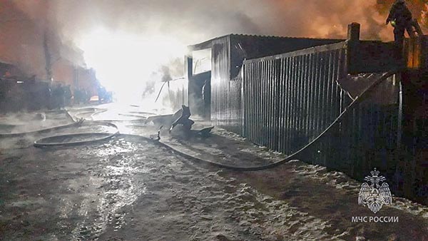 Скрытый пожар едва не стоил жилья семье из Тепличного