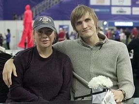 Жена звезды баскетбола РФ дала мужу право на секс с фанаткой