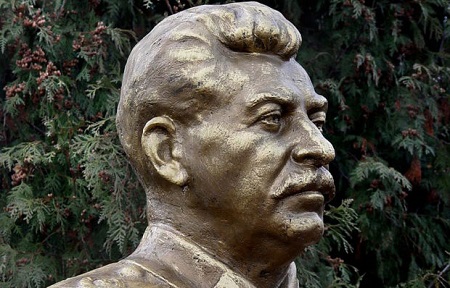 Половина россиян положительно оценила работу Сталина в годы войны