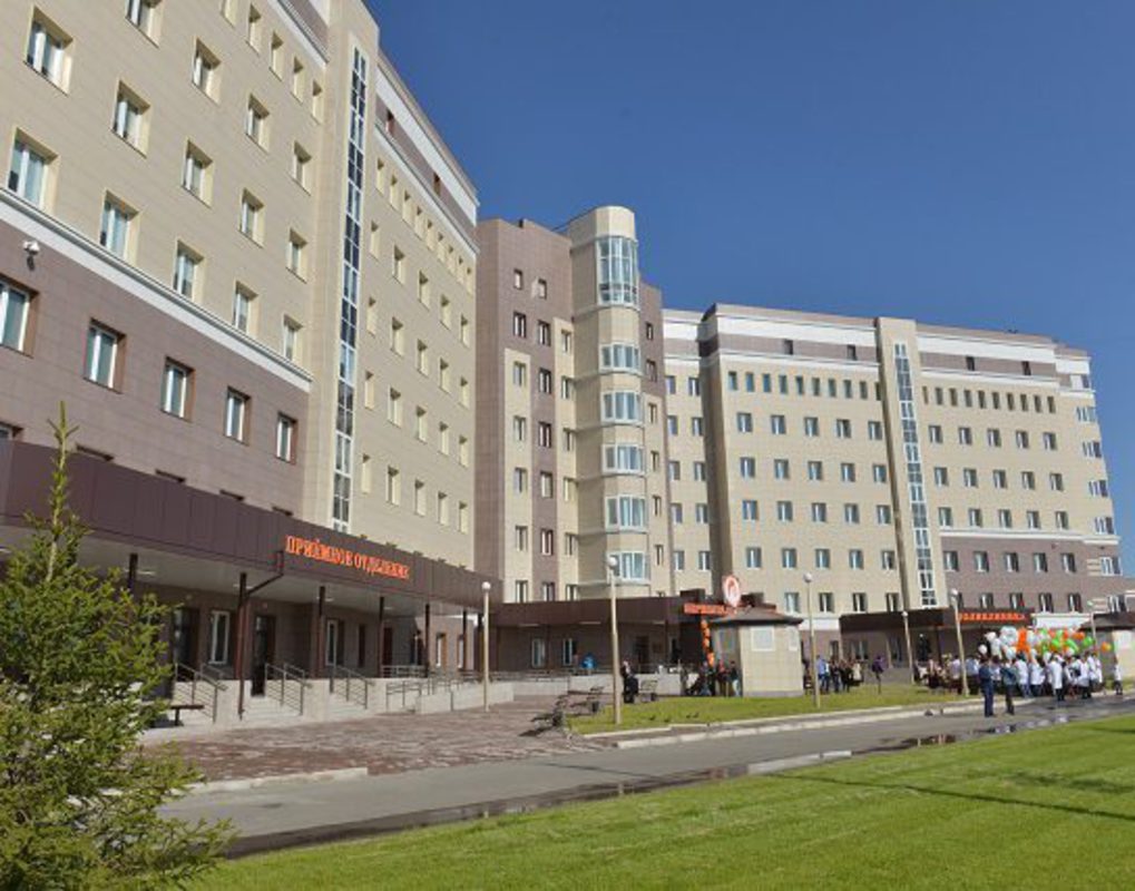 В Хакасии спасатели потушили учебный пожар в Перинатальном центре