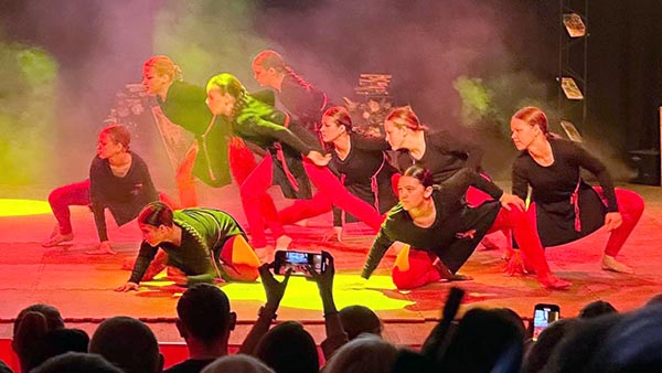 Хореографические тайны раскрыл на сцене ГЦК Победа театр "Лайм"
