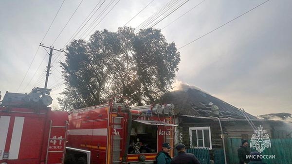 В Аскизе в двухквартирном доме вспыхнул пожар