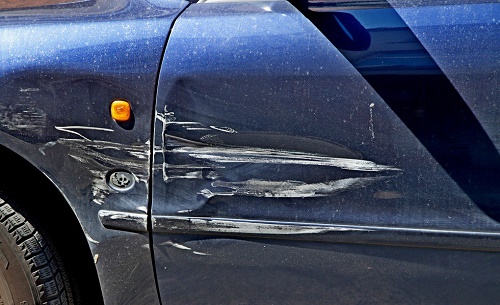 Житель Хакасии решил отомстить недругу, повредив его автомобиль