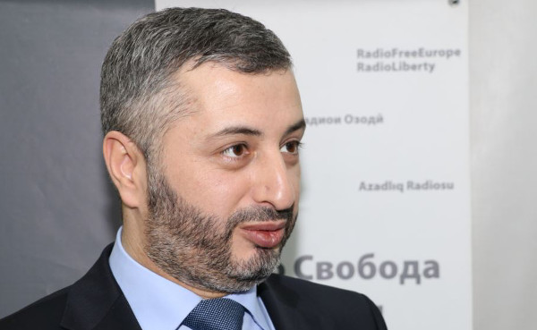 Яценюк уволил правительственного уполномоченного по делам Крыма