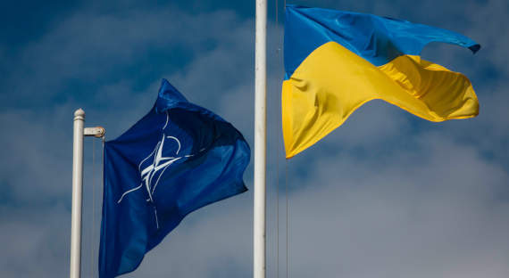 Зеленский попросил Байден помочь Украине вступить в НАТО