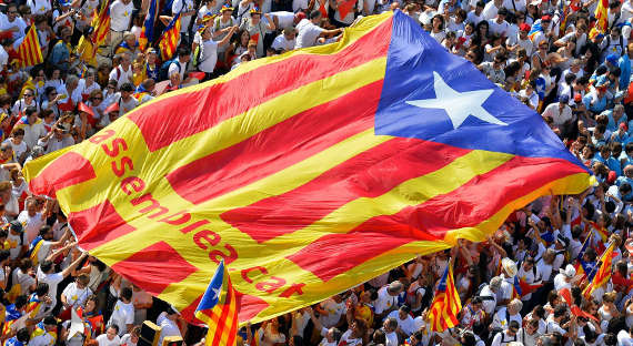 Каталонский парламент разрешил себе самоопределяться