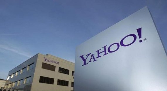 Yahoo требует у властей США объяснений