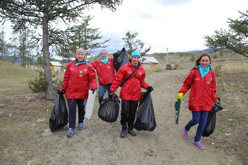 За 6 часов - 36 тысяч мешков мусора: на Байкале прошла мега акция