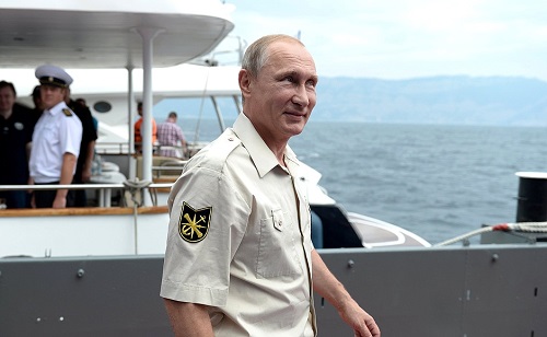 Президент России проведет конец лета в Крыму, но на работе
