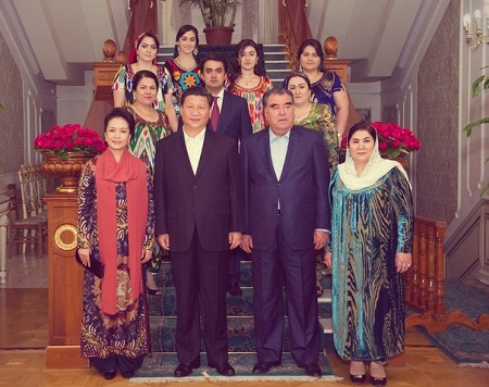 Пожизненный: Конституционный суд Таджикистана разрешил президенту избираться вечно