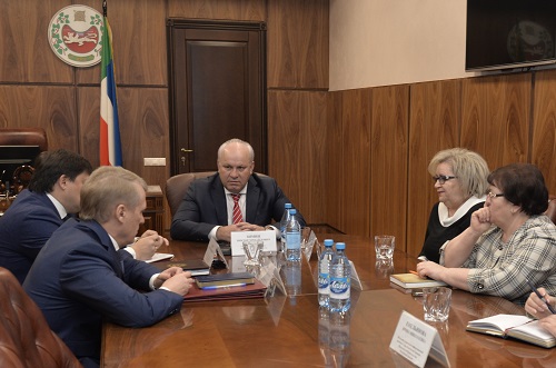 Глава Хакасии провел совещание по теплоснабжениию Черногорска