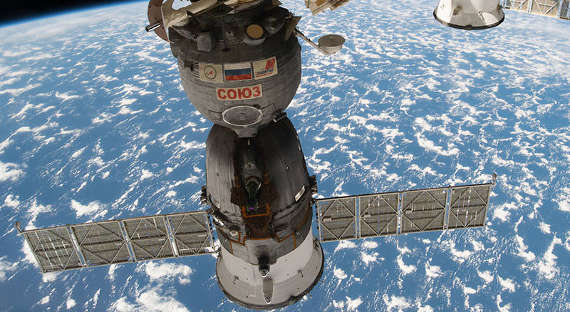 «Союз МС-06» с тремя космонавтами отстыковался от МКС   