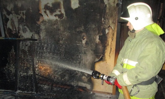 В Саяногорске из-за курильщика произошел пожар в квартире