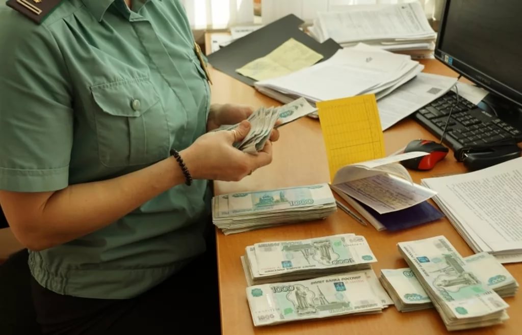 Жители Хакасии платят миллионы за совершенные преступления