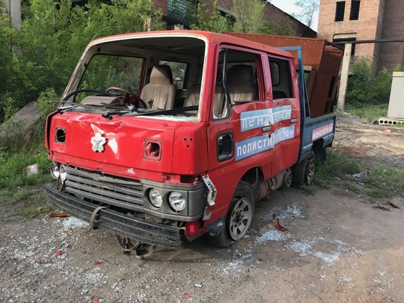 Подростки из Черногорска разгромили чужое авто, устроив ему «тест-драйв»