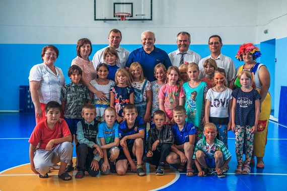 Главе Хакасии понравилась обновленная школа в селе Сонское