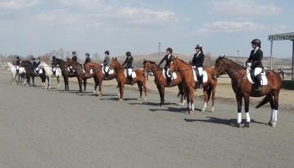 В Хакасии стартовал чемпионат республики по конному спорту