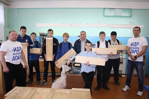 Саяногорские волонтеры РУСАЛа приступили к реализации проекта «Школа мастеров»