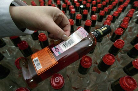 Минфину передали регулирование продажи алкоголя и сбор пенсионных платежей