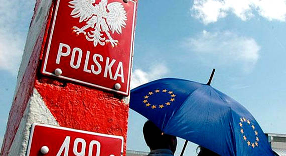 Европарламент одобрил санкции против Польши   