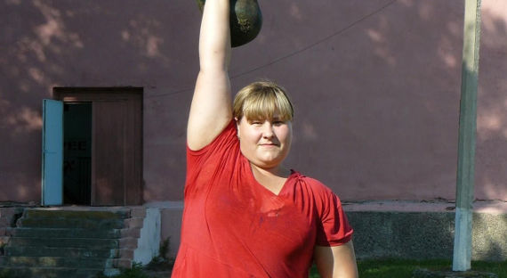 Зырянова стала чемпионкой мира по борьбе на поясах