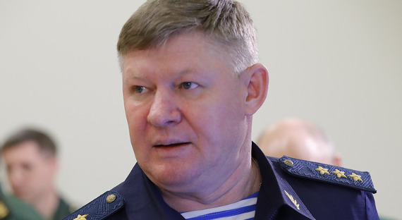 Командующий ВДВ РФ Сердюков попал в аварию