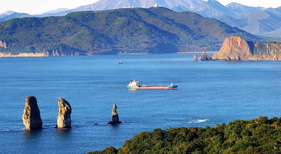 В Авачинской бухте выявлена утечка нефти