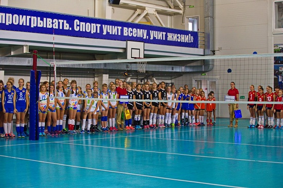 В Хакасии 20 волейбольных команд боролись за право назваться лучшими (ВИДЕО)