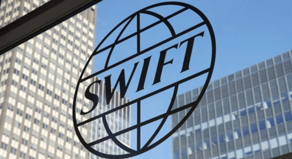 Россия пока не отказывается от SWIFT, но ищет альтернативы