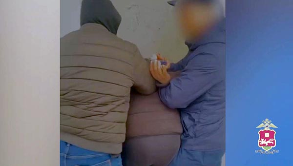 Полицейские задержали подозреваемого в растлении малолетней