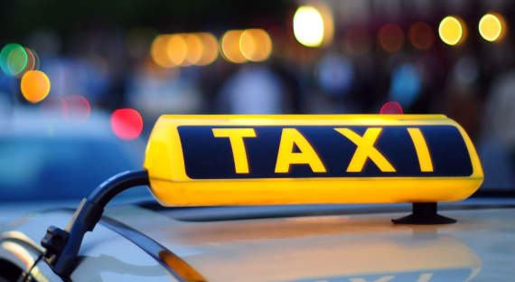 Минтранс намерен заставить сервисы такси нести ответственность перед клиентами