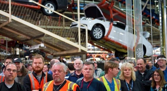 Тысячи работников General Motors начали бессрочную забастовку