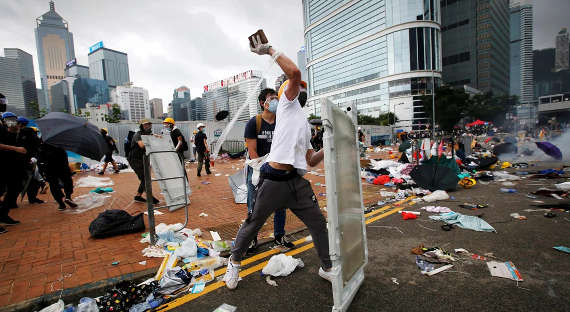 Гонконг протестует против антикитайской резолюции США